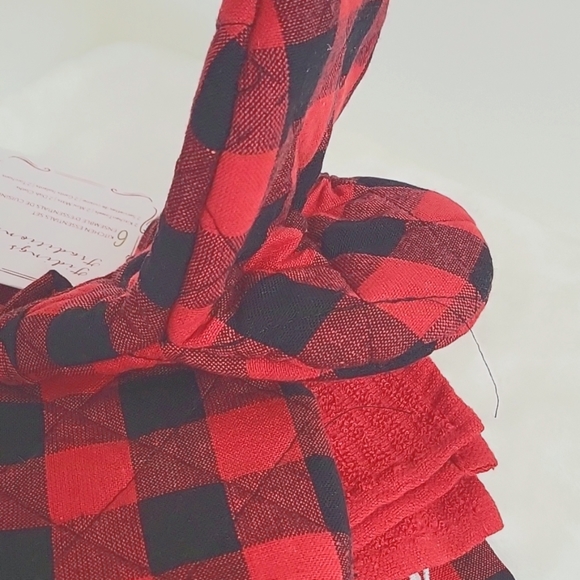 Tidings+Traditions Two Towels 2 Mini Mits 2 Dish Cloths Red & Black Plaid (NWT) - Picture 5 of 7
